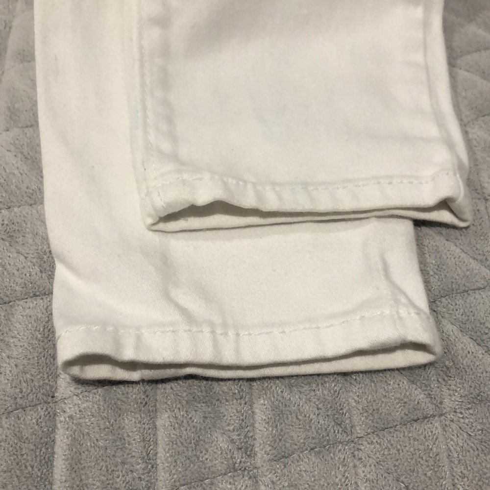 Bullhead Petite Jeans - Picture 7 of 9